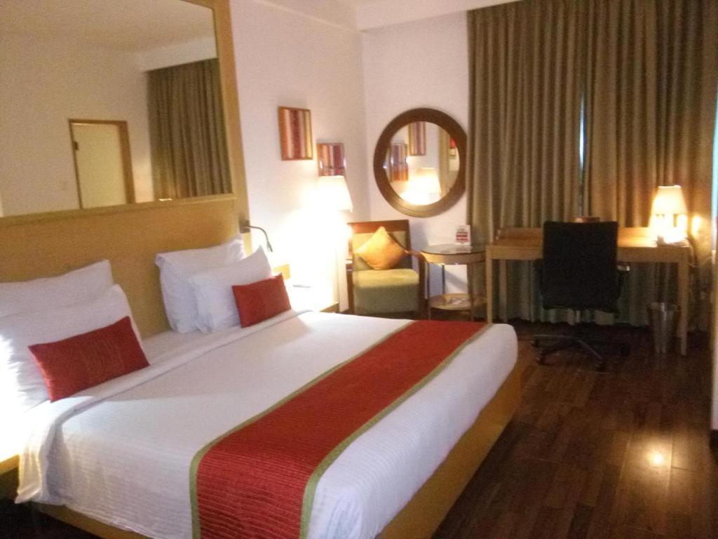 Pride Hotel, Chennai Exterior photo