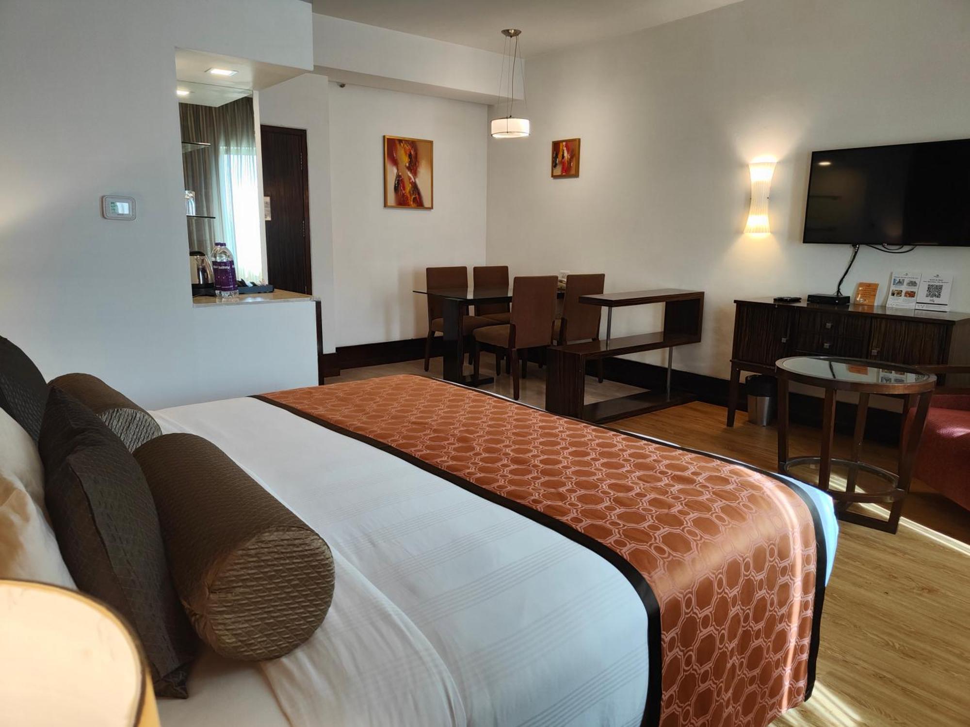 Pride Hotel, Chennai Exterior photo